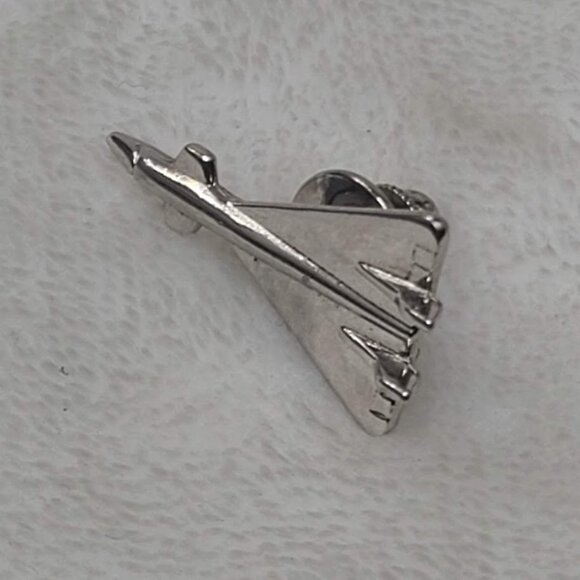 NASA XB-70 Valkyrie Bomber Airplane Lapel Pin USAF Aviation Collectible ADSCO - Picture 3 of 7